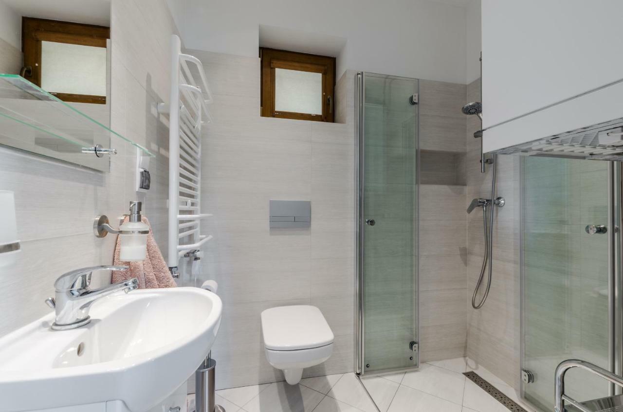 Two-Bedroom House,849929684:JPEG