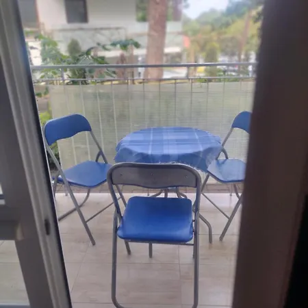 DOMEK Mona PRZY MORZU 3 Pokojowy-4 osobowy-4 łóżka, lub APARTAMENT Mona PRZY MORZU-ul Żeromskiego,przy centrum-2